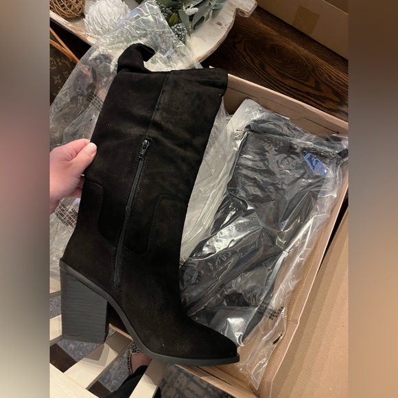 Steve Madden Seven Suede Knee high boots- Brand New - Picture 2 of 5
